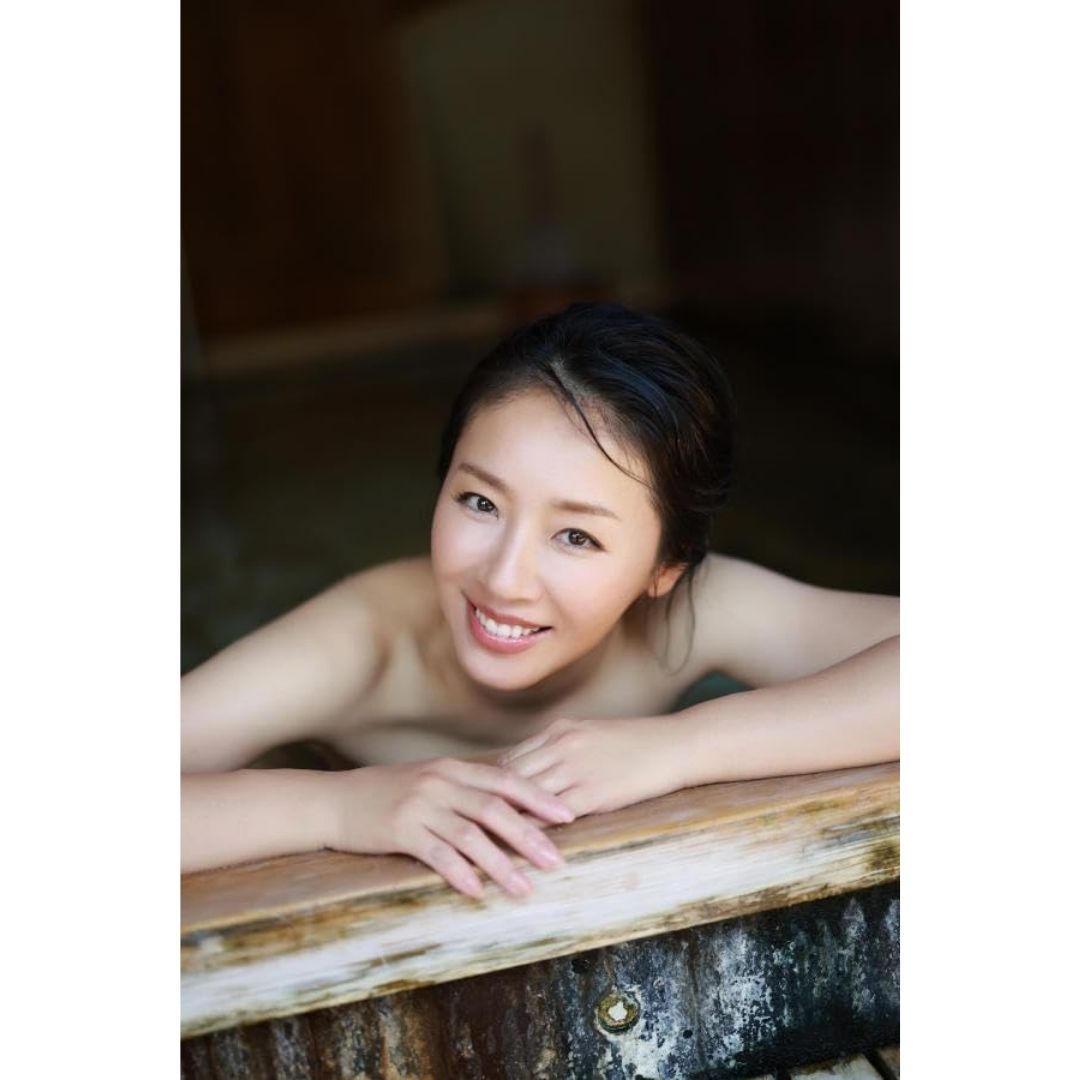 Kagurazaka Megumi PhotoBook Hadairo Haruka Edition (96p)