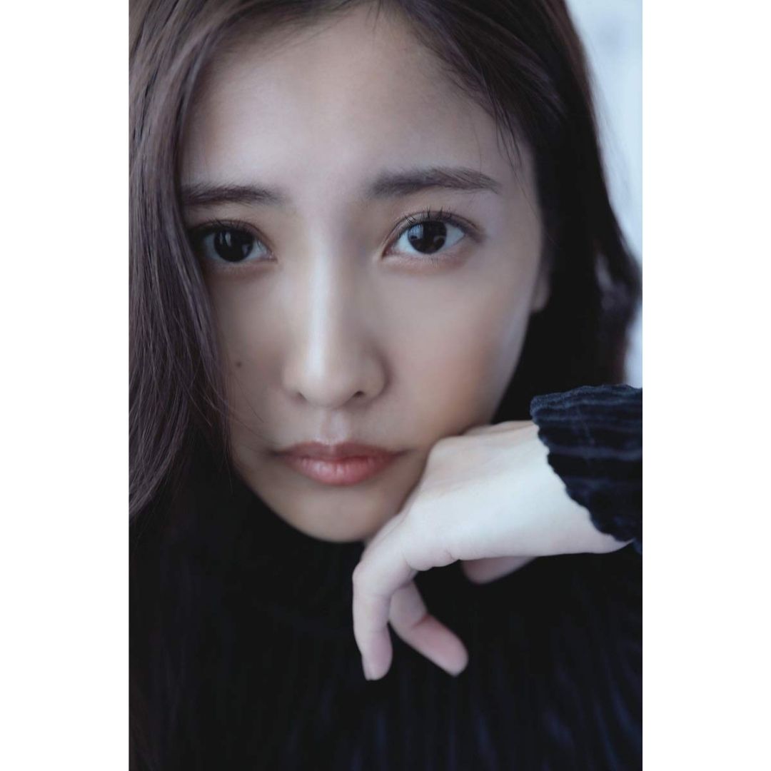 Sano Hinako Photo Book COLORS Japanese Gravure Edition (144 pages)