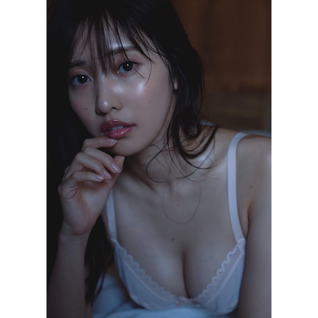  Sano Hinako Be With Me Photobook Okinawa Edition (128 pages) 