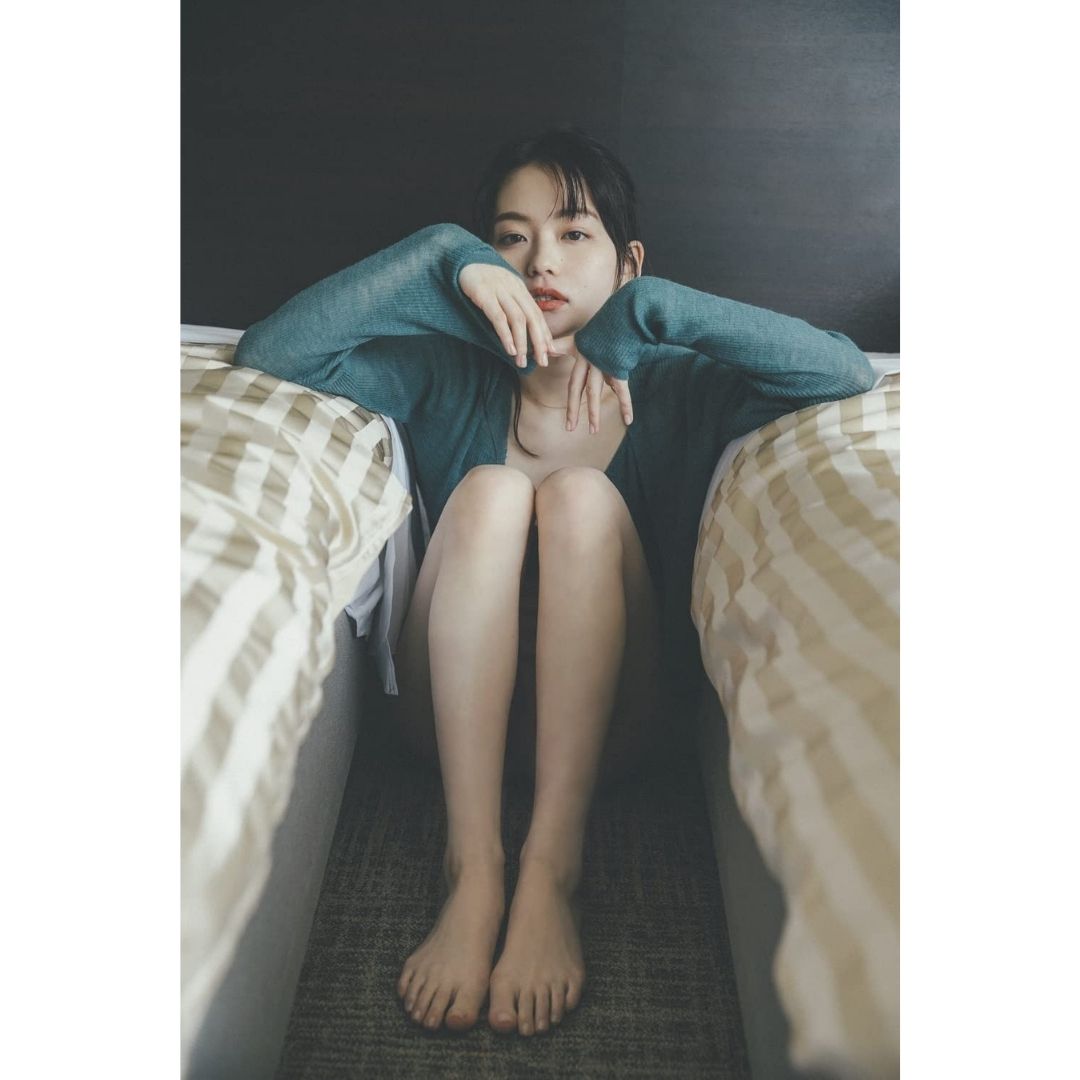 Anna Yamada Second Photobook BLUE B.L.T.MOOK Edition
