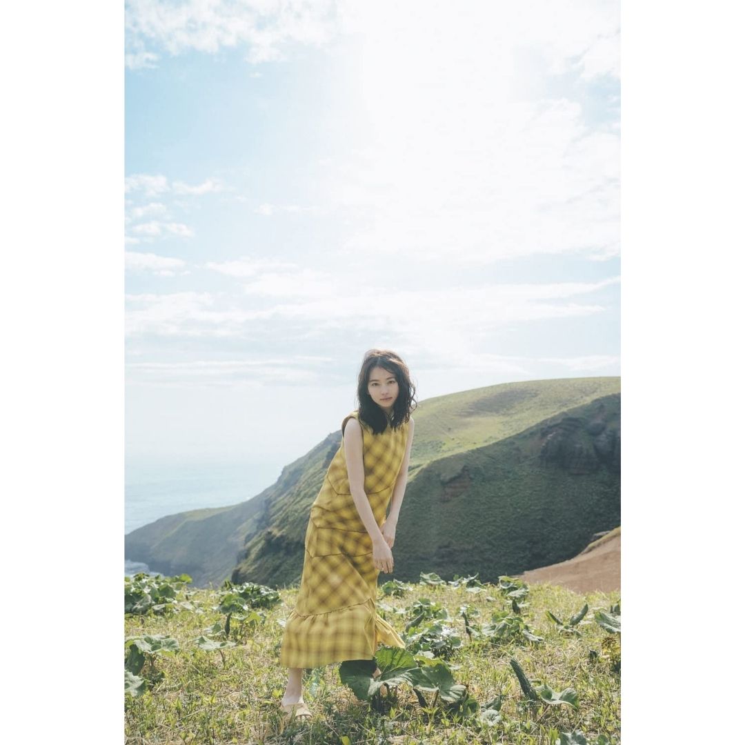 Anna Yamada Second Photobook BLUE B.L.T.MOOK Edition