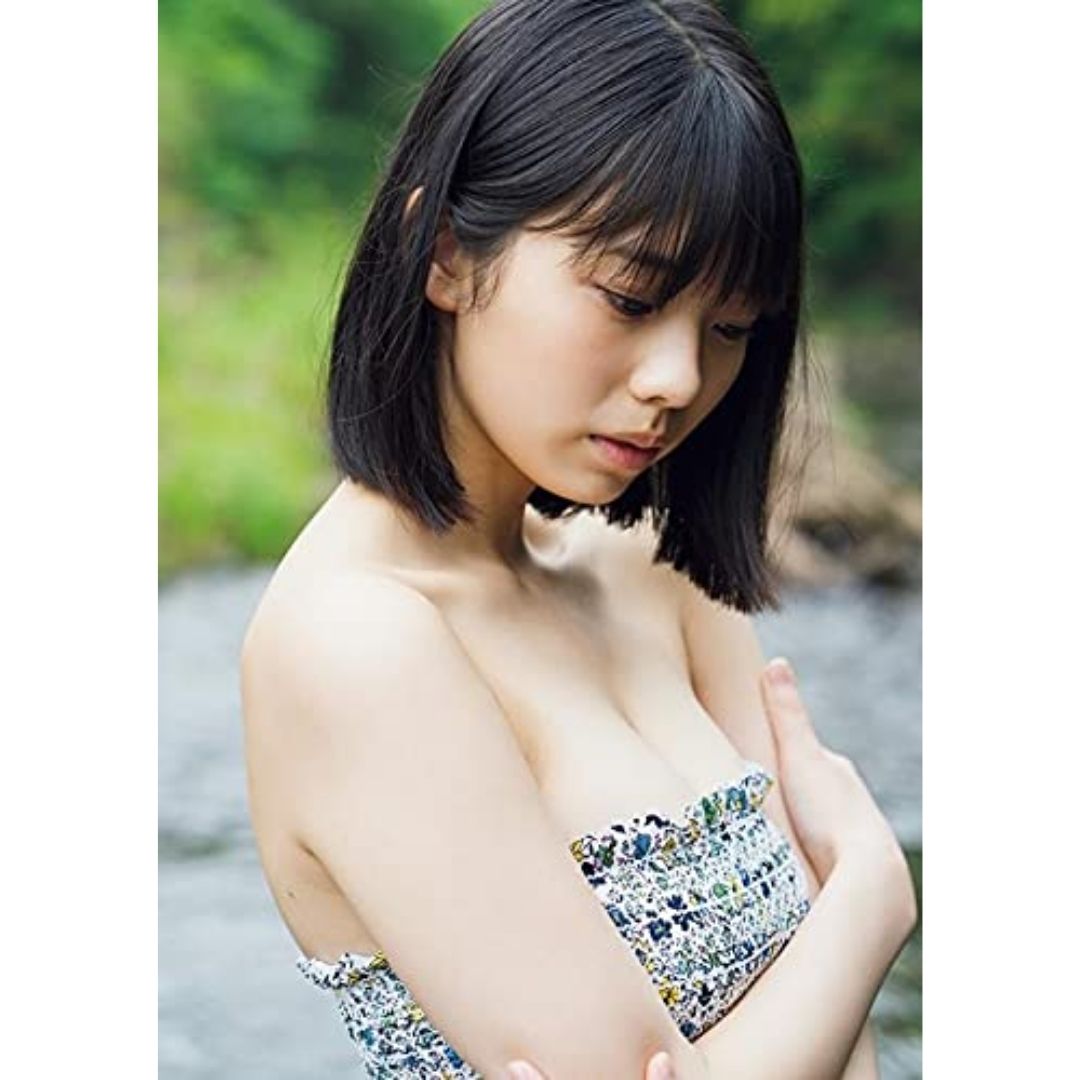 Hina Kikuchi 1st Photobook Habataki Original Jepang 128 Halaman