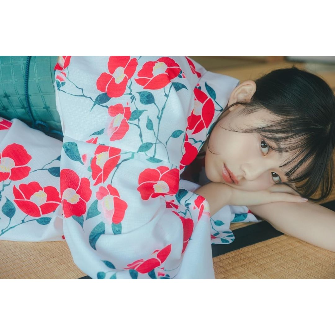 Hina Kikuchi Calendar Book 2026 Original Jepang Koleksi Eksklusif